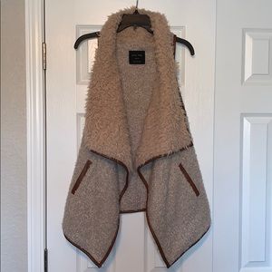 Tan fur vest with pockets